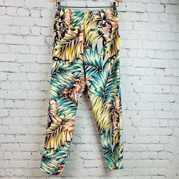 The Limited Tropical Two Piece Pant/Sleeveless Aloha Top Set - Picture 5 of 16